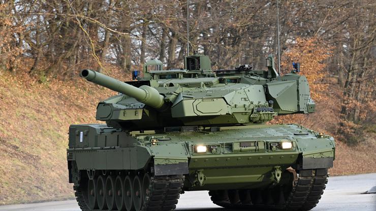 Roll-out of new Leopard tank and howitzer PZH 2000 at KNDS