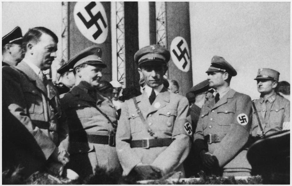 Hitler, Hermann Goering, Joseph Goebbels i Rudolf Hess