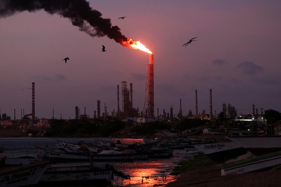 Venezuela's refineries are relics that will be hard to revive | Author: Gaby Oraa