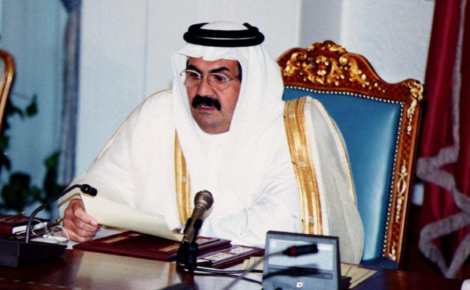 FILE PHOTO: Qatar's Emir Sheikh Hamad bin Khalifa al-Thani addresses the first meeting of his cabinet, in Doha | Author: STAFF/REUTERS