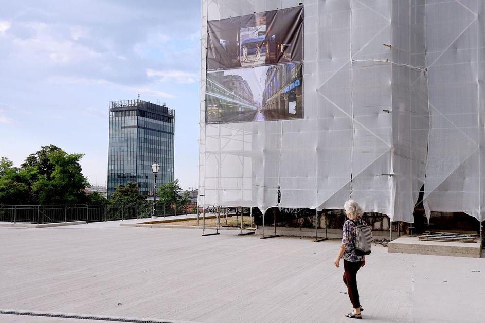 Zagreb:  Neobična izložba na skelama 