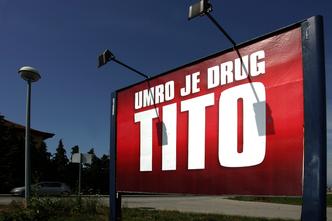 Plakat Umro je drug Tito