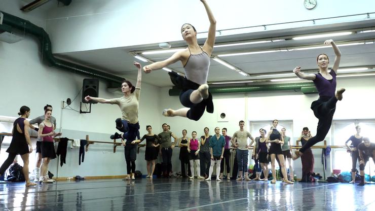 Balet, prizor s probe "Labuđeg jezera"  u HNK Zagreb
