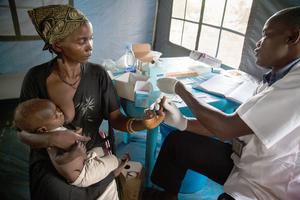 Majka s djetetom prima anti-HIV terapiju