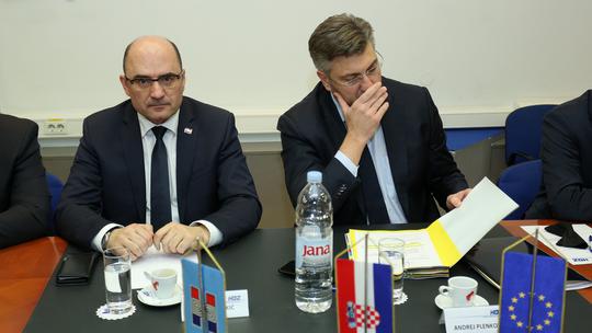 Brkić i Plenković na sjednici Nacionalog vijeća HDZ-a