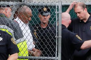 Billa Cosbya nakon presude odvode u zatvor