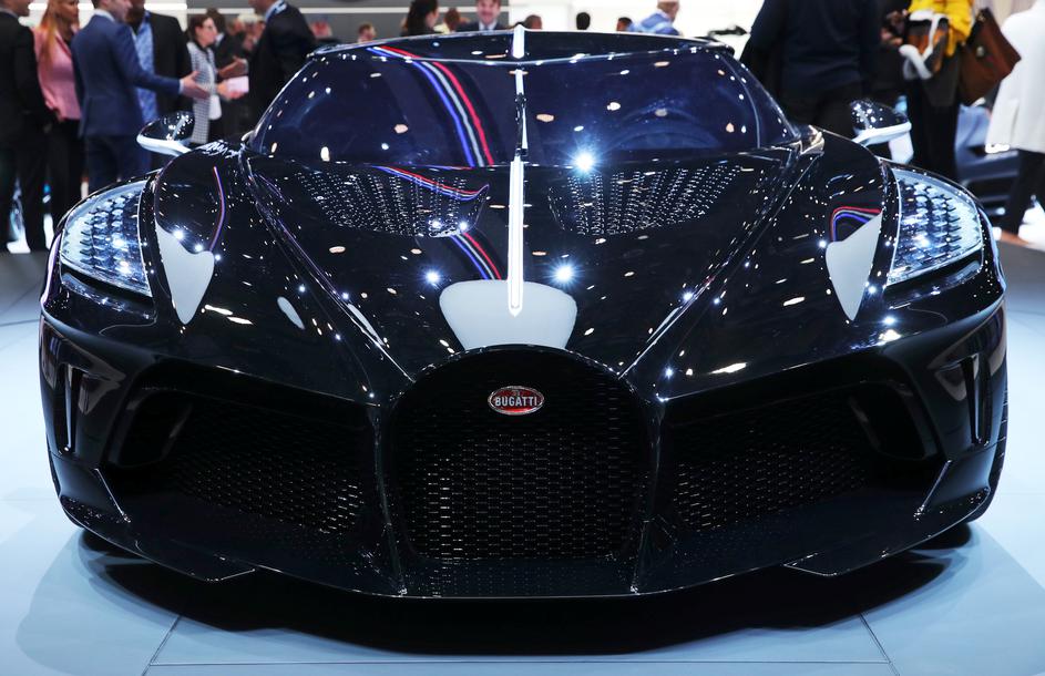 Automobil  La Voiture Noire od Bugattija