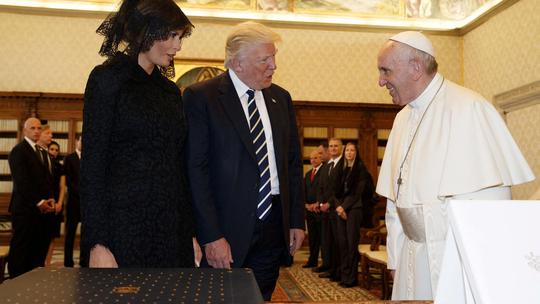 FILE PHOTO: U.S. President Donald Trump and first lady Melania meet Pope Francis during a private audience at the Vatican