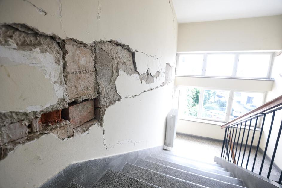 24sata Sisak: Zgrada u Sisku još čeka obnovu nakon potresa