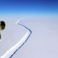 Ledena ploča Larsen C na Antarktičkom poluotoku, pukotina na kojoj se raspada