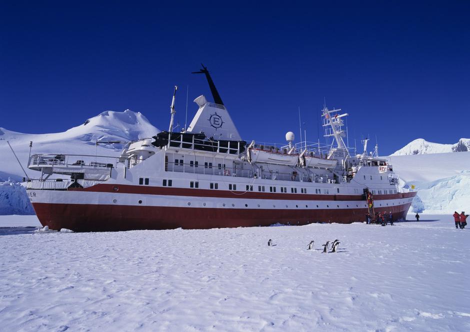 geography / travel, Antarctica, Port Lockroy, South Polar Ocean, cruise, British Research station with museum, cruiser MS Explorer is parking in ice, , Additional-Rights-Clearance-Info-Not-Available | Author: Profimedia