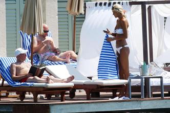 Hvar: Dimitrij Železnjak sa svojom mla?ahnom curom na luksuznoj plaži Bonj