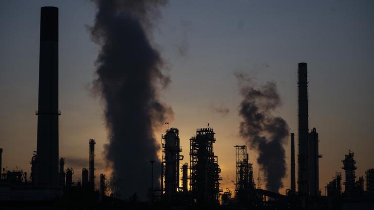 Iran war - Upper Rhine oil refinery