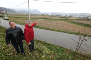 Pregrada: Gradonačelnik Pregrade sa vlasnicima vraćene zemlje