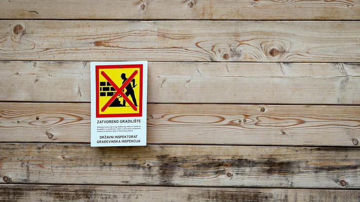 Kravlja Draga: Ilegalne kuće na Zrmanji