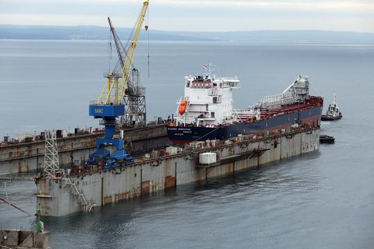 Rijeka: Teretni brod Algoma Innovator u remontnom brodogradilištu Viktor Lenac