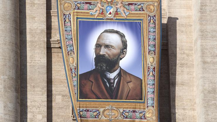 Pope Leo XIV celebrates Mass for the canonization of seven new saints in Vatican - 19 Oct 2025