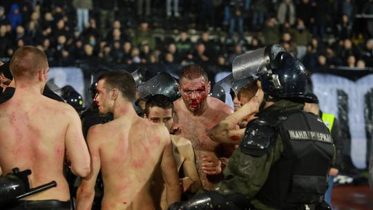 Uhićeni navijači nakon tučnjave na utakmici Zvezda Partizan