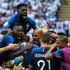 Francuski nogometaši proslavljaju pogodak na utakmici s Argentinom
