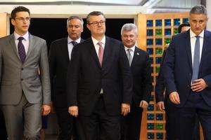 Tihomir Orešković dolazi kod predsjednice u pratnji čelnika Mosta i Domoljubne koalicije