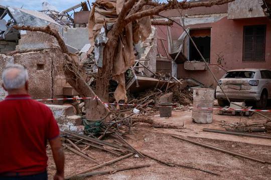 Feed/24Sata-News/2026-40/2026-10-09T174944Z-1423054831-Rc2Sznaw6Suf-Rtrmadp-3-Europe-Weather-Italy-Tornado.Jpg