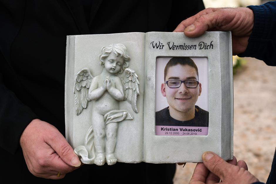 Sumpetar: Roditelji Kristiana Vukasovića koji je preminuo u splitskom zatvoru Bilice | Author: Sandra Simunovic/PIXSELL