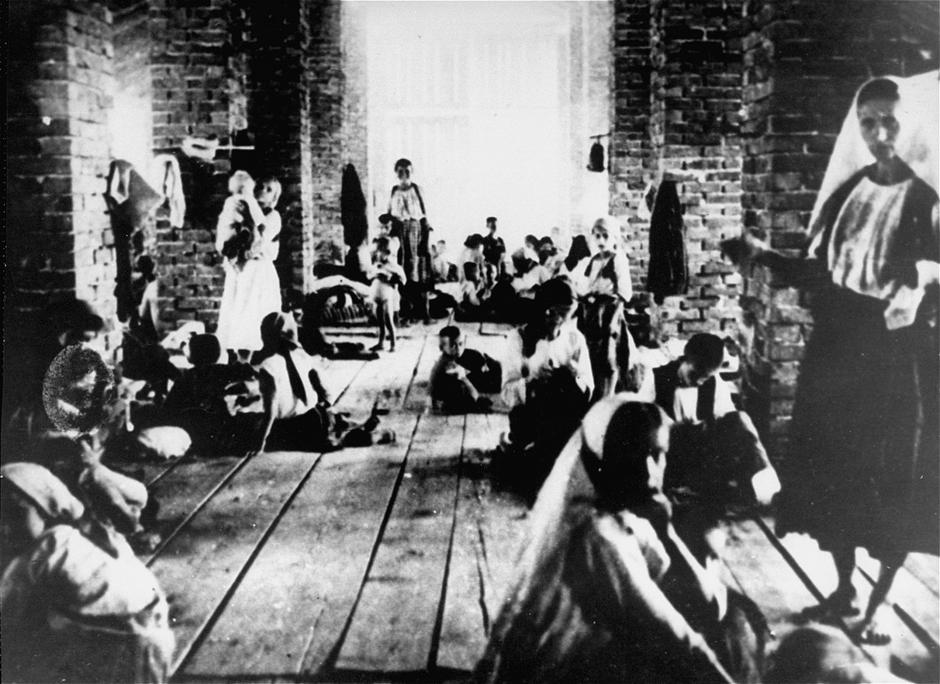 Djeca u ustaškom logoru u Staroj Gradiški | Author: Public Domain