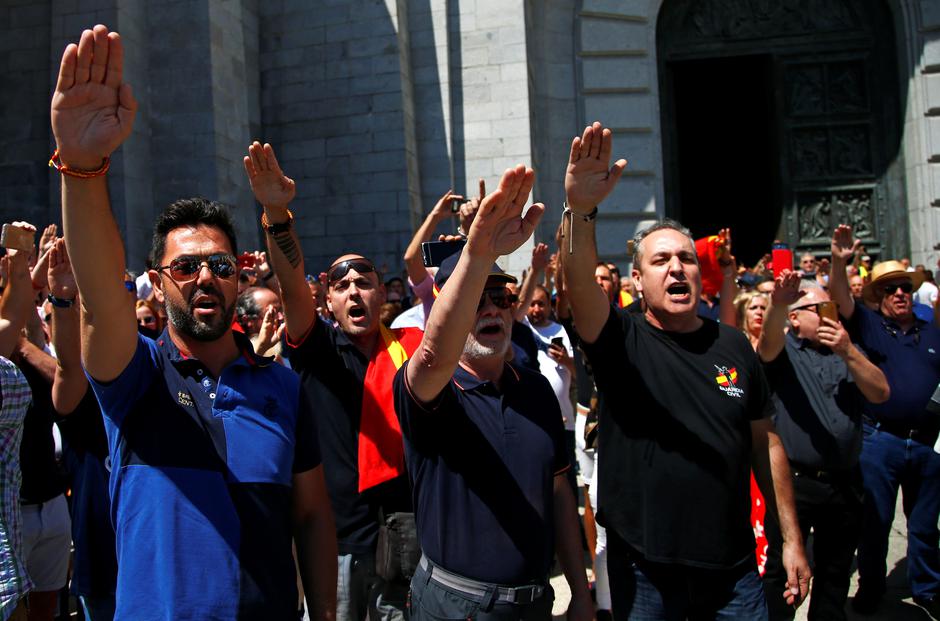 Prosvjed pred mauzolejem gdje je pokopan Francisco Franco | Author: REUTERS