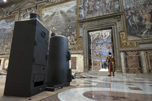 Vatikan: Priprema Sikstinske kapele za konklavu