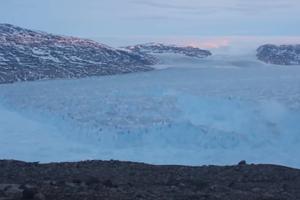 Odlamanje leda na Grenlandu