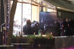 Zagreb: Maskirani muškarci otpjevali svoje ispred Srpskog kulturnog centra i razišli se nakon dolaska interventnih policajaca