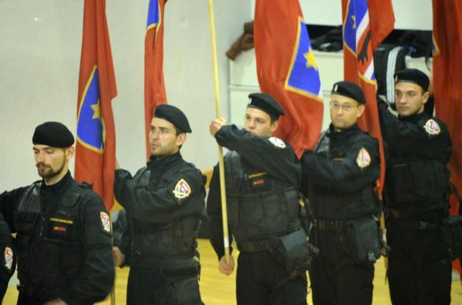 Glavaš uvježbava postrojbu Slavonske sokolske garde