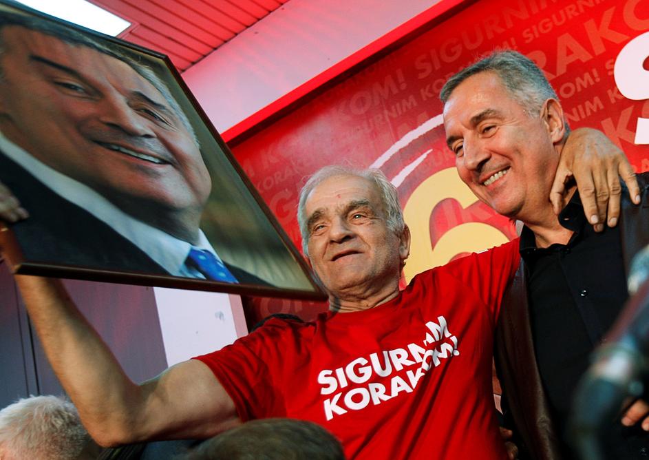 Milo Đukanović slavi pbjedu na izborima u listopadu 2016.