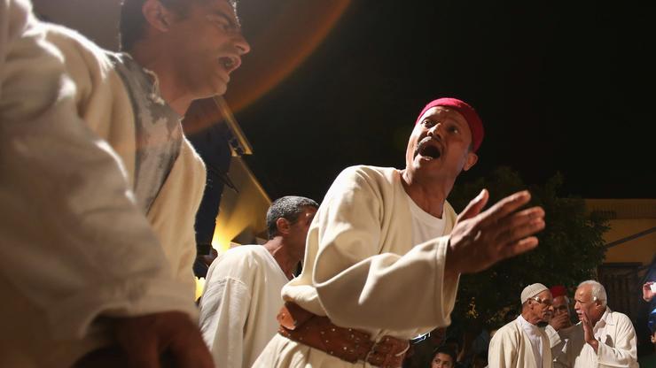 Tradicionalni plesači u Tunisu