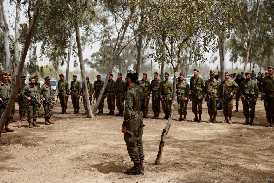 Israelis observe Memorial Day siren in Reim | Author: Amir Cohen