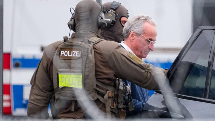 Frankfurt GER, Prozess gegen mutmaßliche Reichsbuerger Gruppe um Heinrich XIII. Prinz Reuß, Frankfurt am Main, 21.05.202