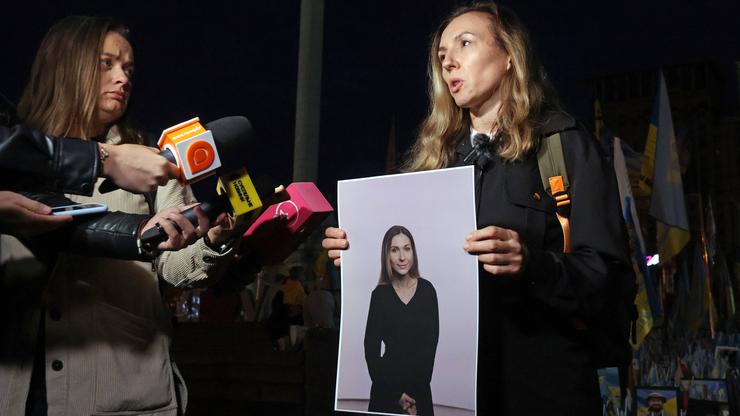 Activists pay tribute to Ukrainian journalist Viktoria Roshchyna in Kyiv