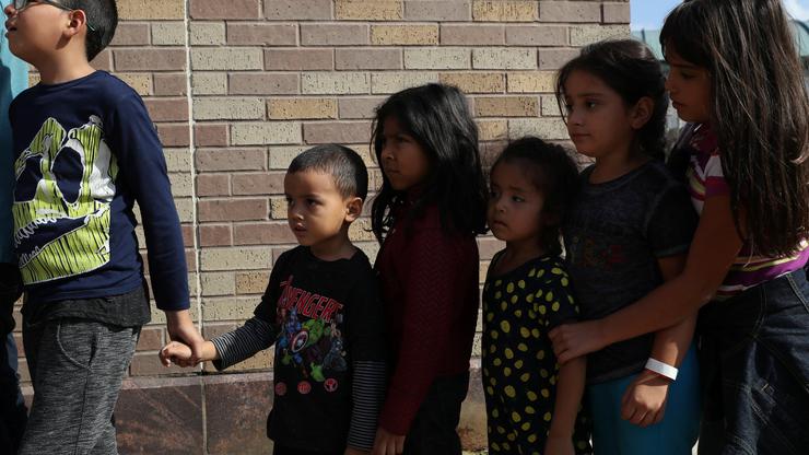 Djeca u Trumpovim logorima nakon što su ih oduzeli roditeljima imigrantima