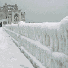Snijegom i ledom okovan casino Constanta na Crnom moru