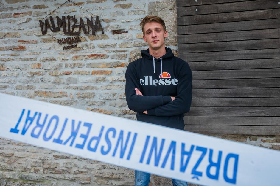 24sata: Palmižana: Reportaža o rušenju objekata Eduarda Tota Meneghella | Author: Zvonimir Barisin/PIXSELL