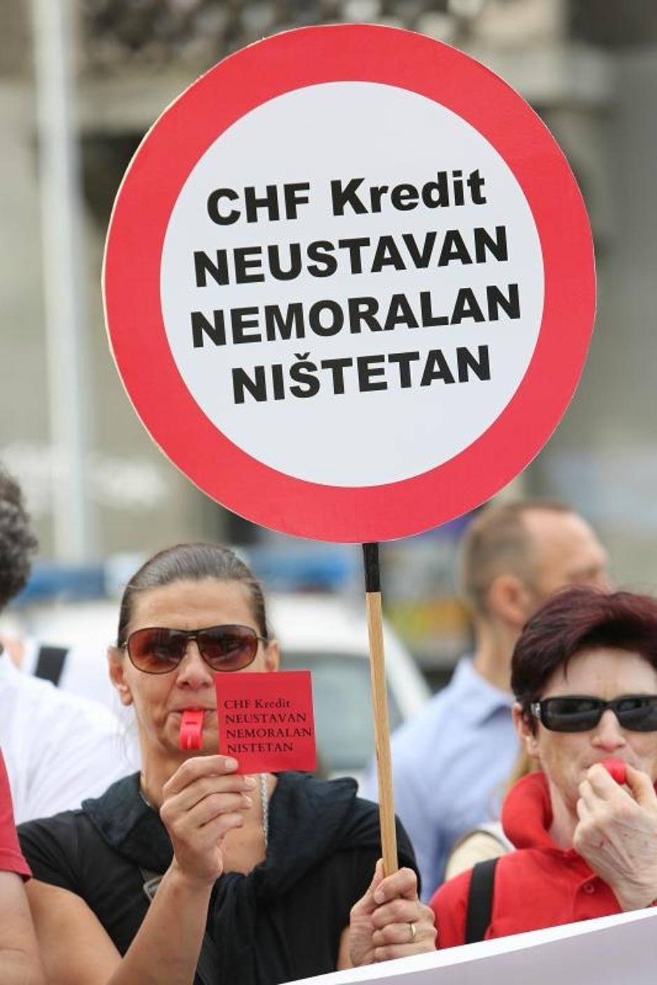 Članovi udruge Franak prosvjedovali ispred HNB-a i tražili ostavku guvernera Vujčića | Author: Tomislav Miletic (PIXSELL)