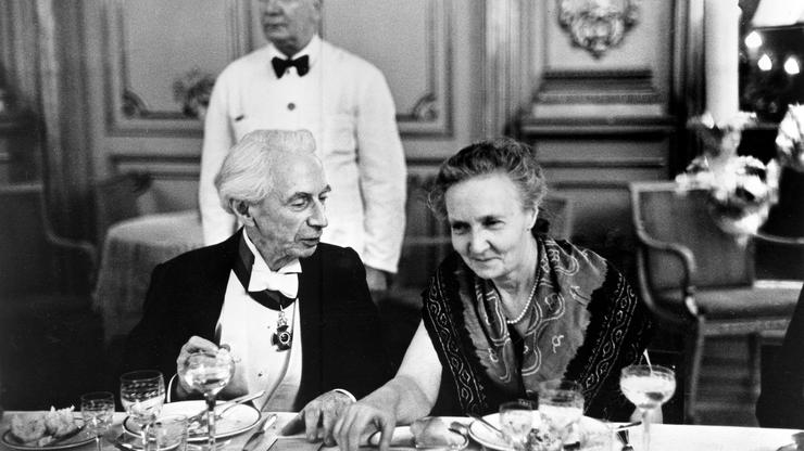 Irčne Curie, Betrand Russell