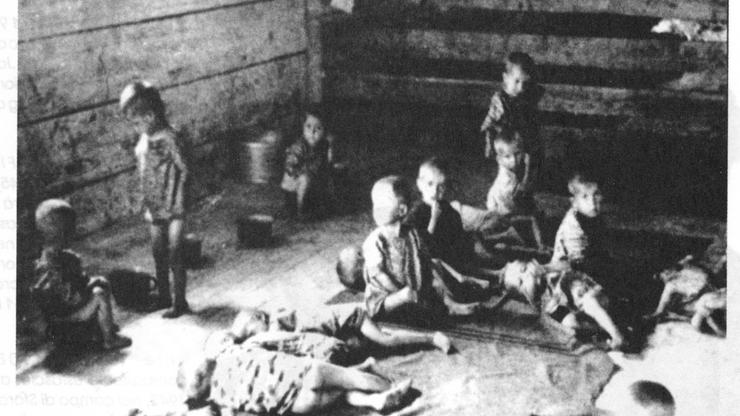 Kozaračka djeca, scene iz kompleksa logora smrti u Jasenovcu, 1942.