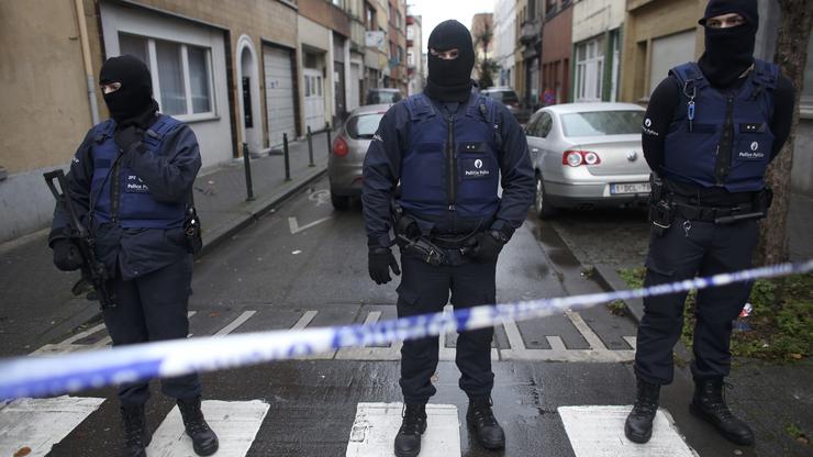 Bruxelles: Četvrt Molenbeek pretresa policija u potrazi za teroristima
