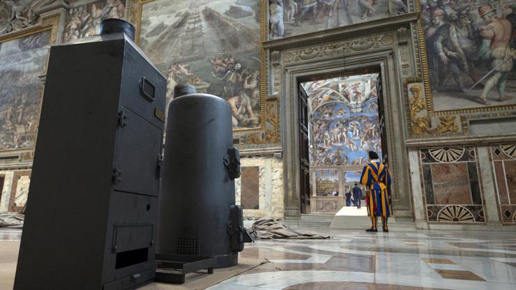 Vatikan: Priprema Sikstinske kapele za konklavu