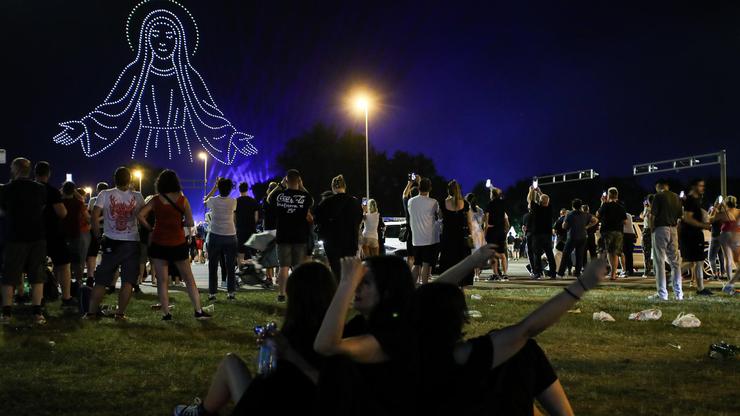 Scenografija dronovima na koncertu Marka Perkovića Thompsona