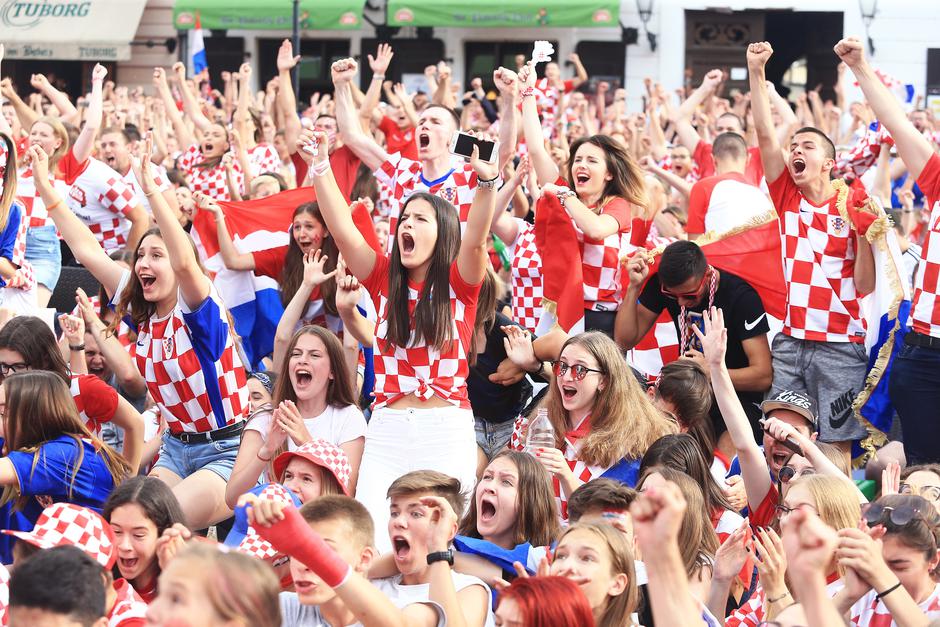 Navijači u Osijeku  prate finalnu utakmicu Hrvatska Francuska | Author: Davor Javorovic/PIXSELL