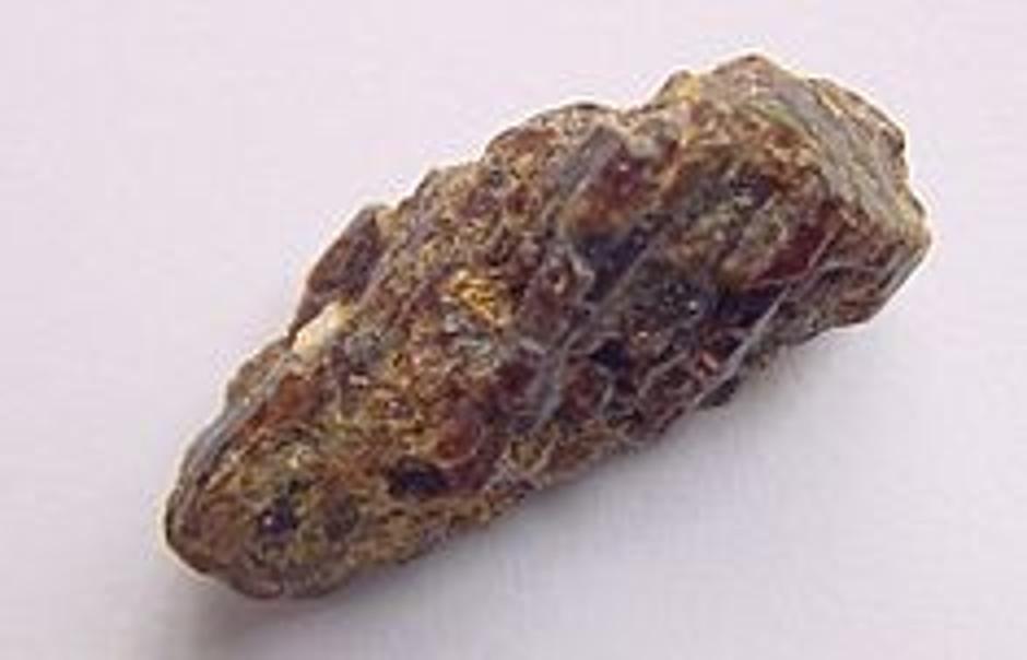 Painit - vrijedan i rijedak mineral iz Mjanmara | Author: Wikipedia