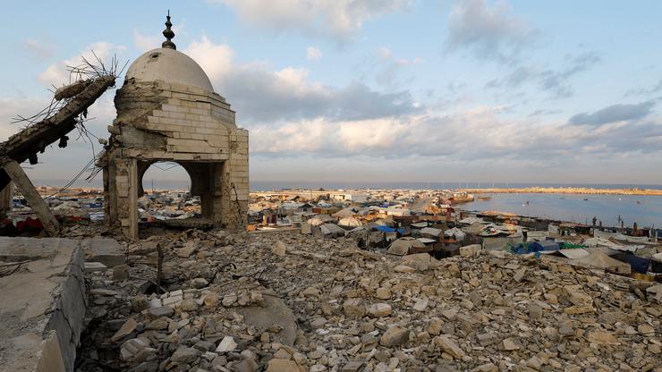 Palestinians take shelter in their tents, during a ceasefire between Israel and Hamas, in Gaza City