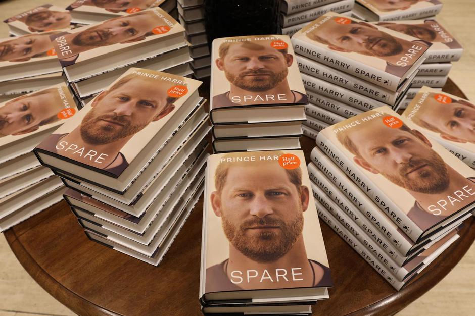 Memoari princa Harryja našli su se na vrhu popisa najprodavanijih knjiga na Amazonu | Author: Hugo Philpott/NEWSCOM